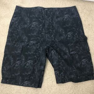 OLD NAVY MENS 36 SHORTS